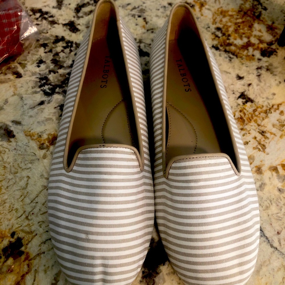 Talbots never worn 9 flats